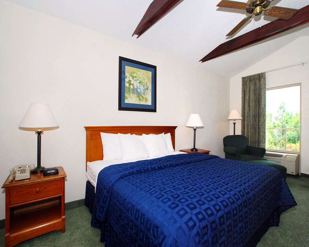 Quality Inn Summerville Room photo